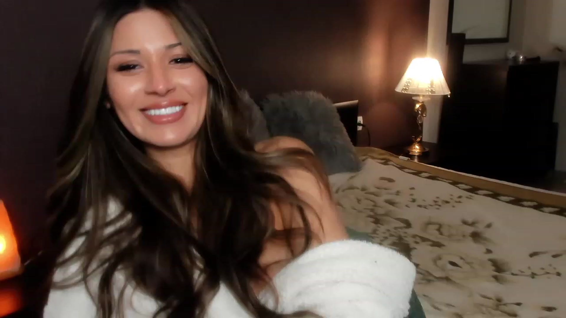 Gallery image thumbnail from Angel_on_Duty's myfreecams stream on, 11/13/2023, 02:59 image 12 of 20