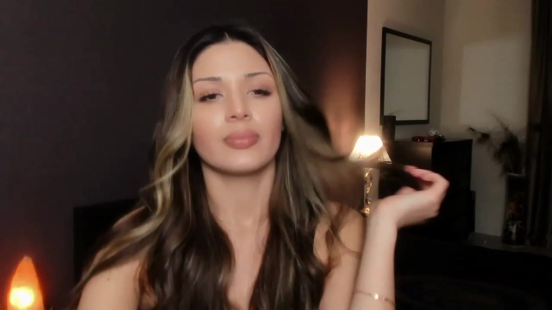 Gallery image thumbnail from Angel_on_Duty's myfreecams stream on, 11/13/2023, 20:30 image 14 of 20