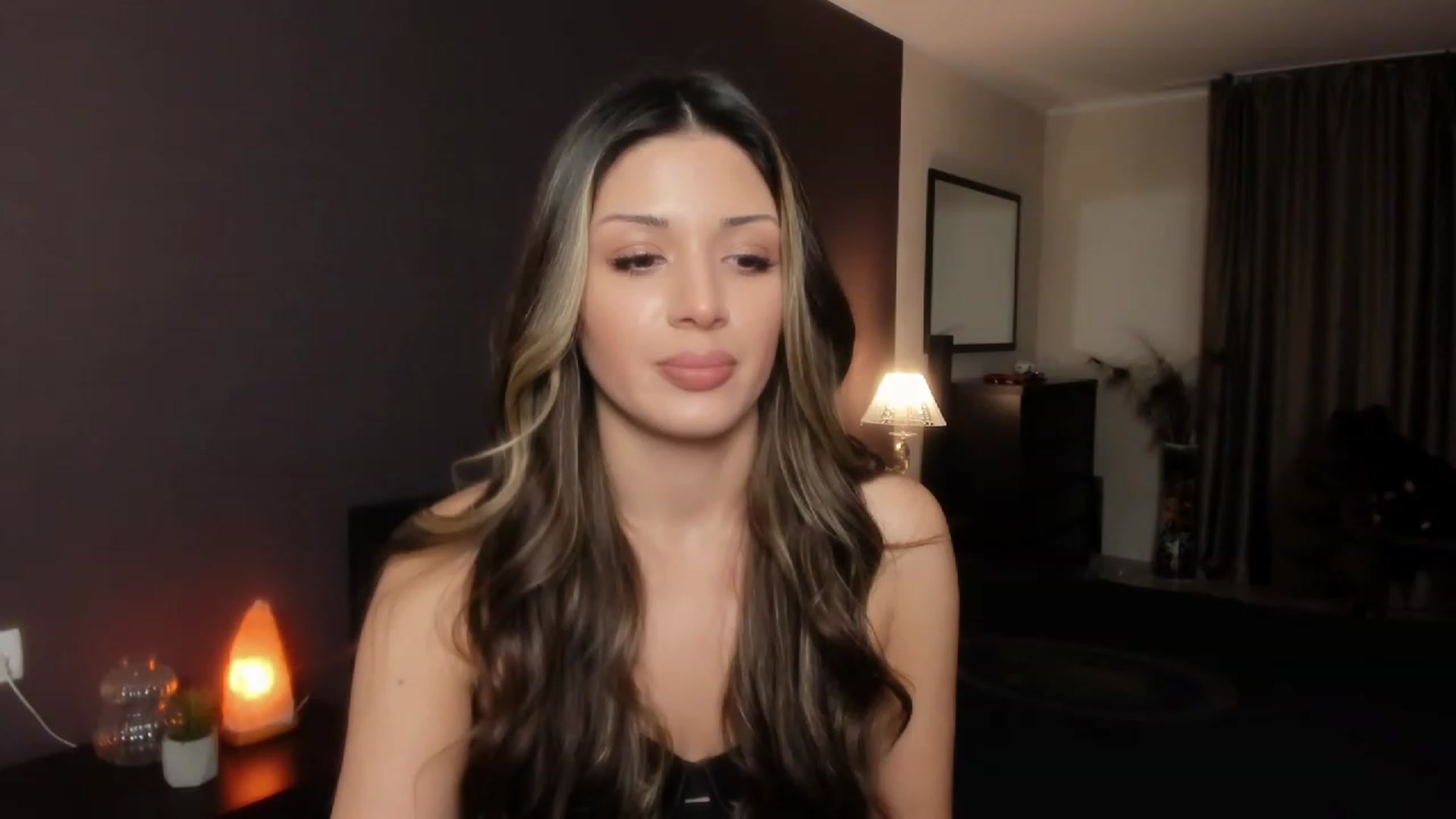 Gallery image thumbnail from Angel_on_Duty's myfreecams stream on, 11/13/2023, 20:30 image 9 of 20