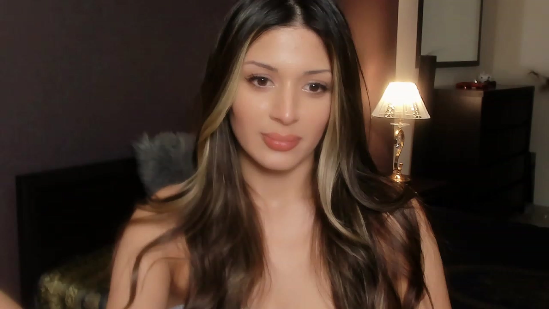 Gallery image thumbnail from Angel_on_Duty's myfreecams stream on, 11/14/2023, 03:53 image 14 of 20