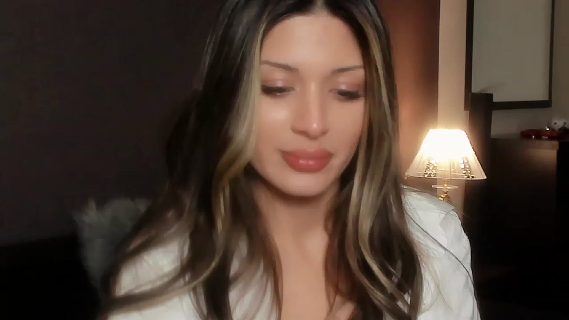 Gallery image thumbnail from Angel_on_Duty's myfreecams stream on, 11/14/2023, 03:53 image 3 of 20
