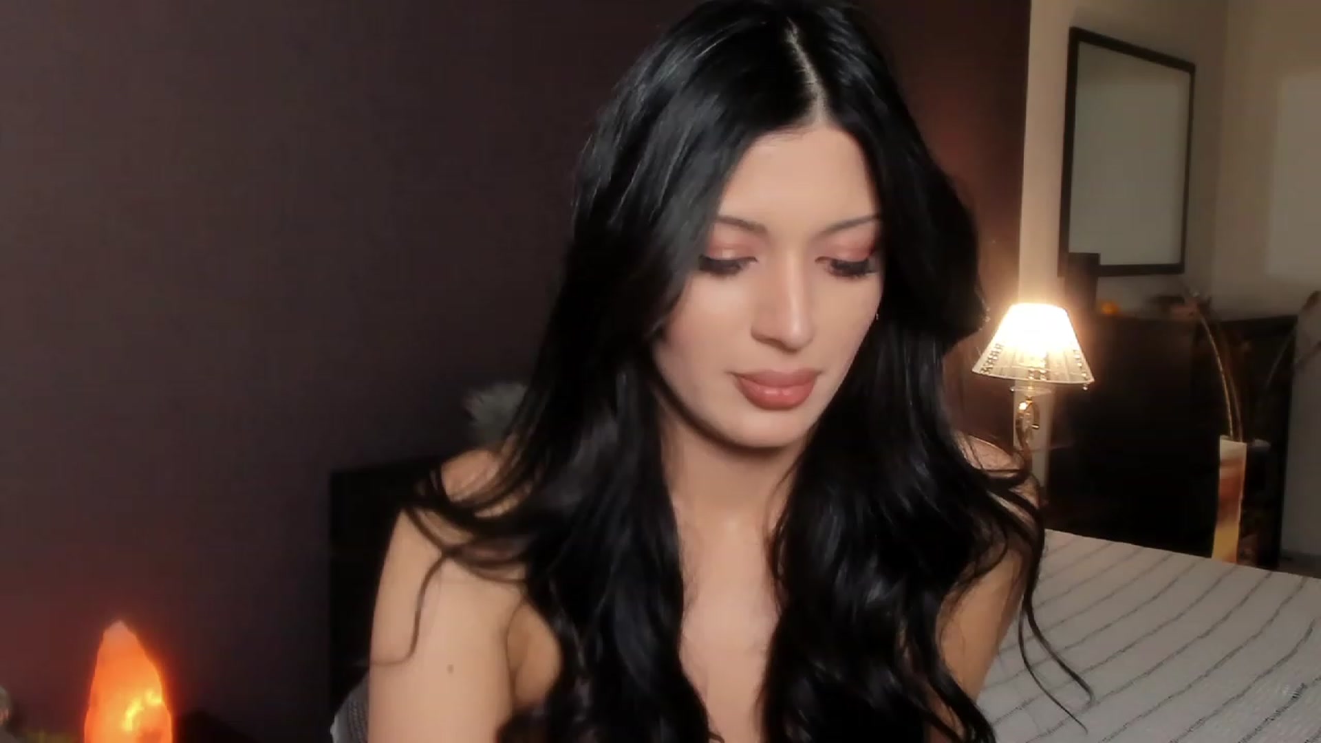 Gallery image thumbnail from Angel_on_Duty's myfreecams stream on, 11/27/2023, 24:40 image 18 of 20