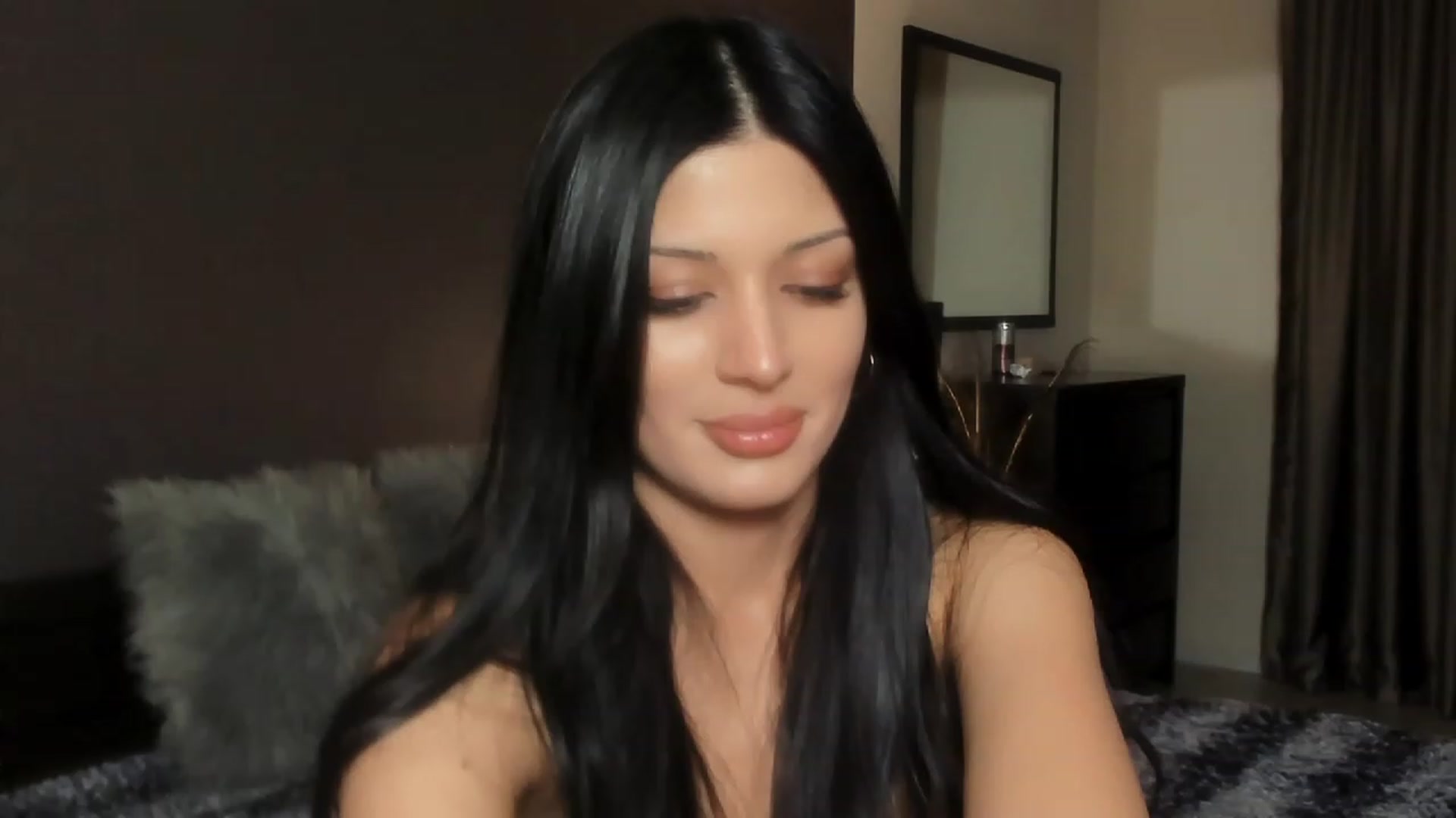Gallery image thumbnail from Angel_on_Duty's myfreecams stream on, 12/02/2023, 24:06 image 7 of 20