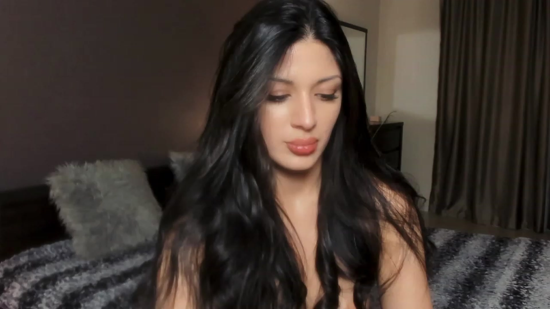 Gallery image thumbnail from Angel_on_Duty's myfreecams stream on, 12/04/2023, 23:26 image 2 of 20