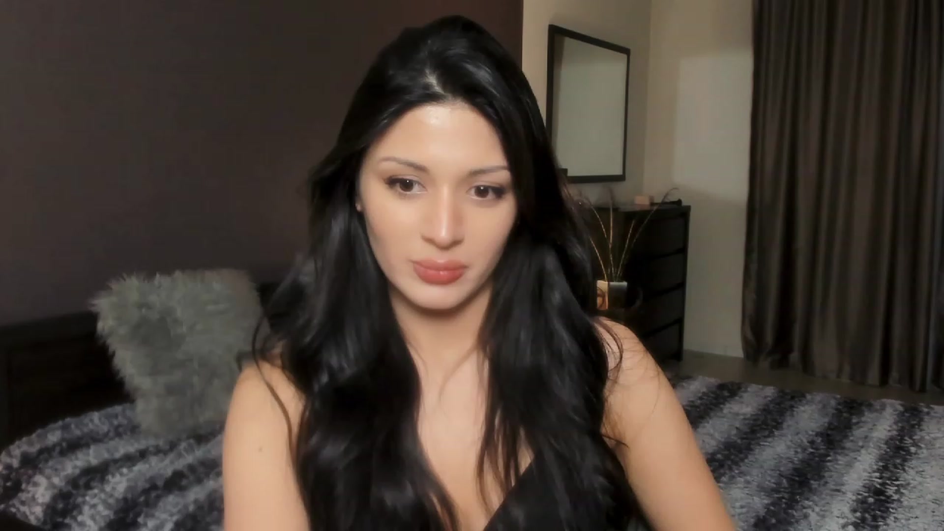 Gallery image thumbnail from Angel_on_Duty's myfreecams stream on, 12/05/2023, 01:40 image 17 of 20