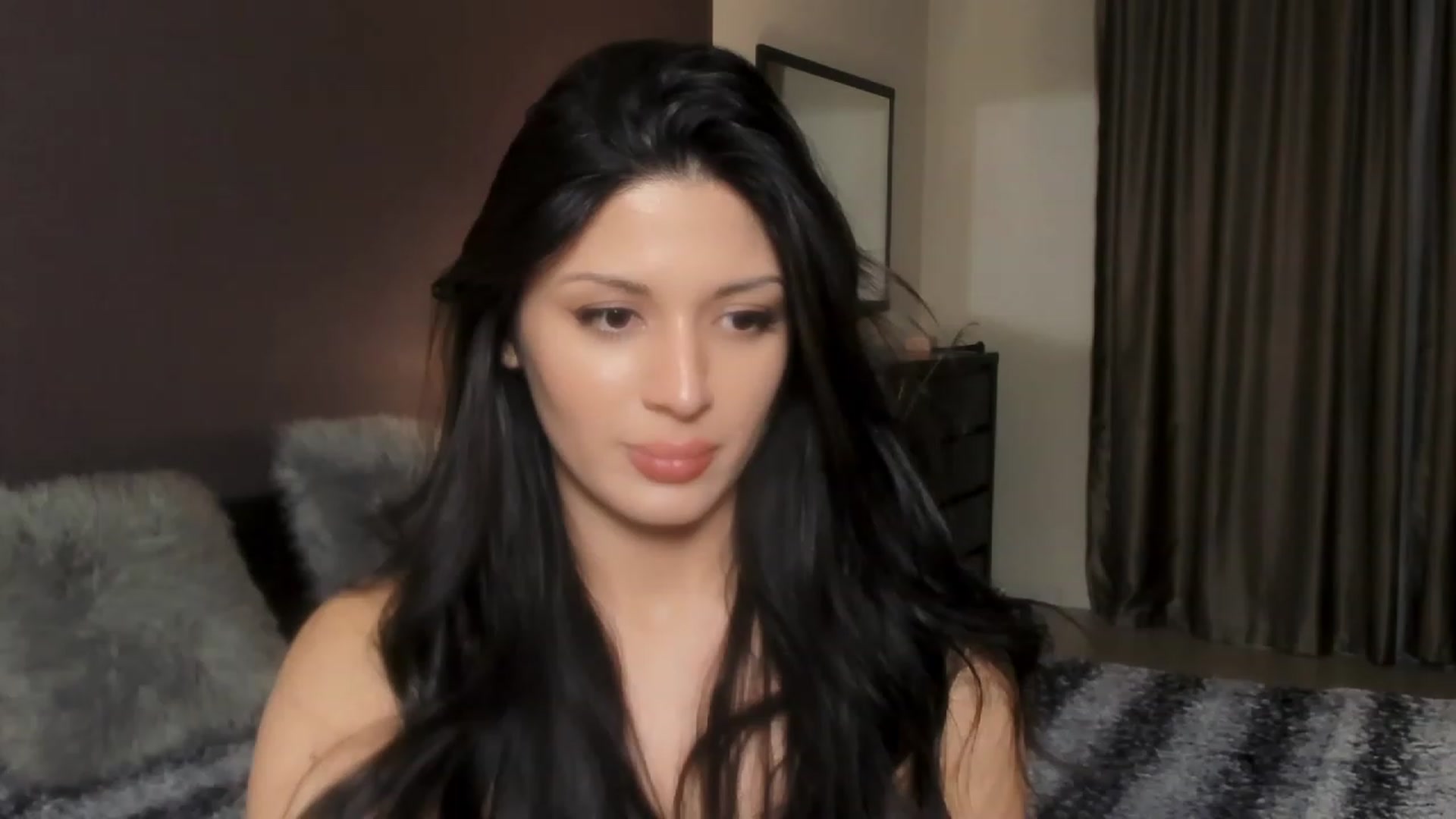 Gallery image thumbnail from Angel_on_Duty's myfreecams stream on, 12/05/2023, 02:40 image 7 of 20