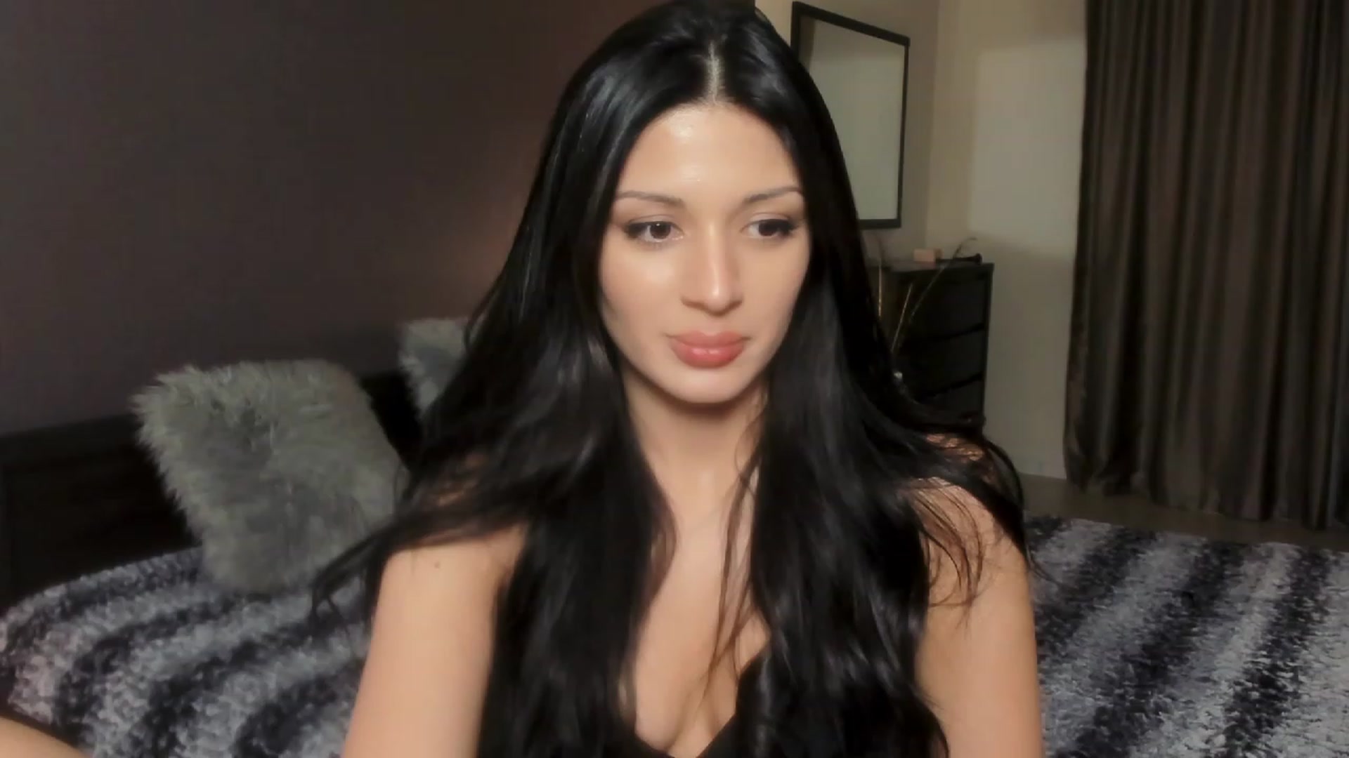 Gallery image thumbnail from Angel_on_Duty's myfreecams stream on, 12/05/2023, 03:53 image 9 of 20