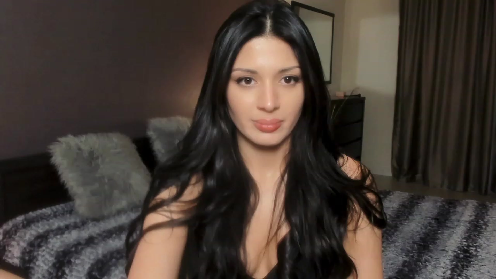 Gallery image thumbnail from Angel_on_Duty's myfreecams stream on, 12/05/2023, 03:53 image 12 of 20