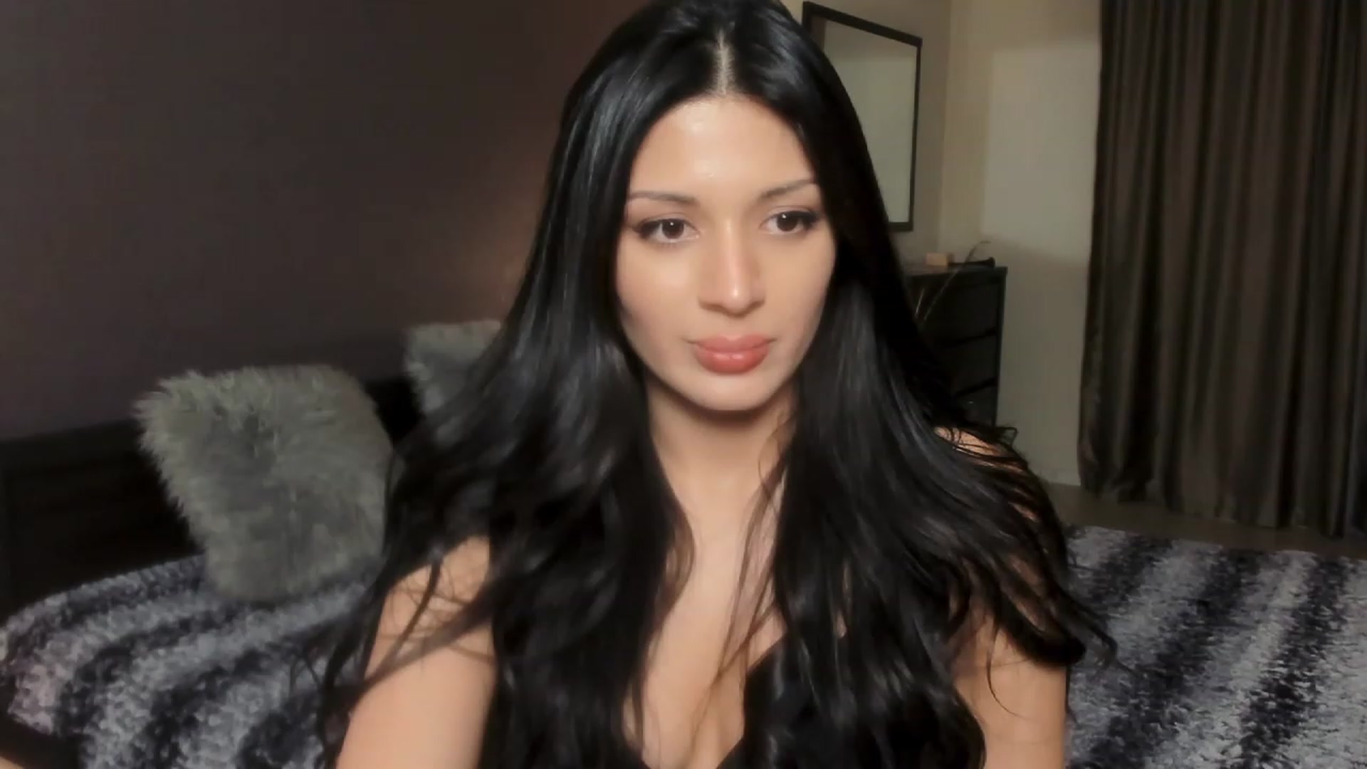 Gallery image thumbnail from Angel_on_Duty's myfreecams stream on, 12/05/2023, 03:53 image 13 of 20