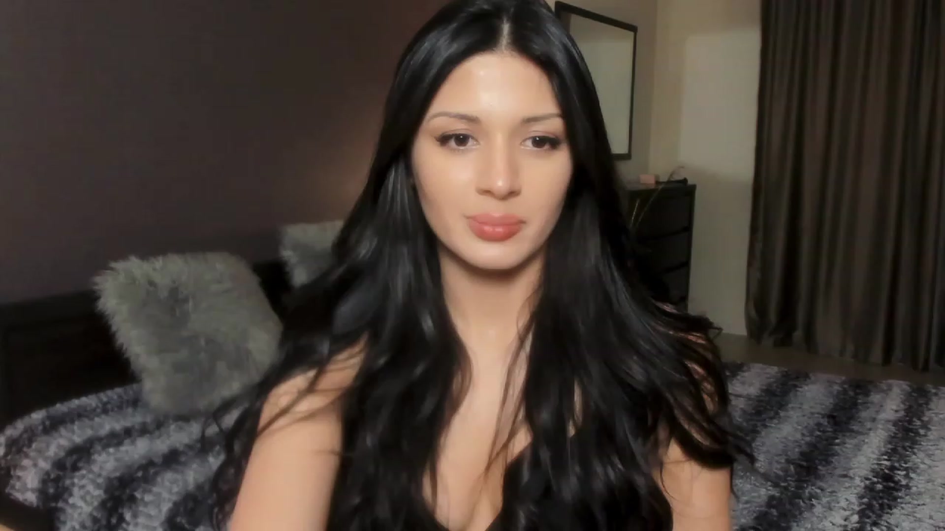 Gallery image thumbnail from Angel_on_Duty's myfreecams stream on, 12/05/2023, 03:53 image 14 of 20