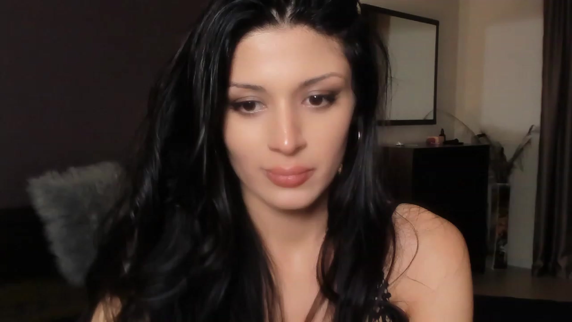 Gallery image thumbnail from Angel_on_Duty's myfreecams stream on, 12/08/2023, 04:39 image 8 of 20