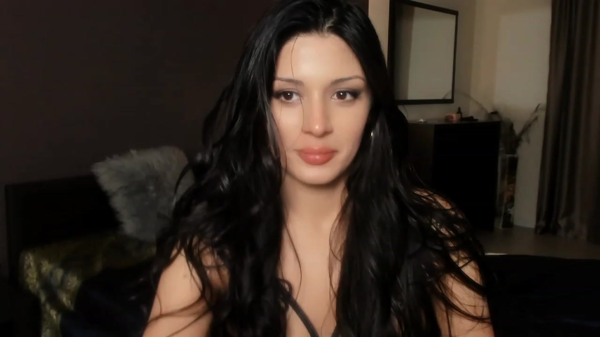 Gallery image thumbnail from Angel_on_Duty's myfreecams stream on, 12/08/2023, 05:29 image 10 of 20