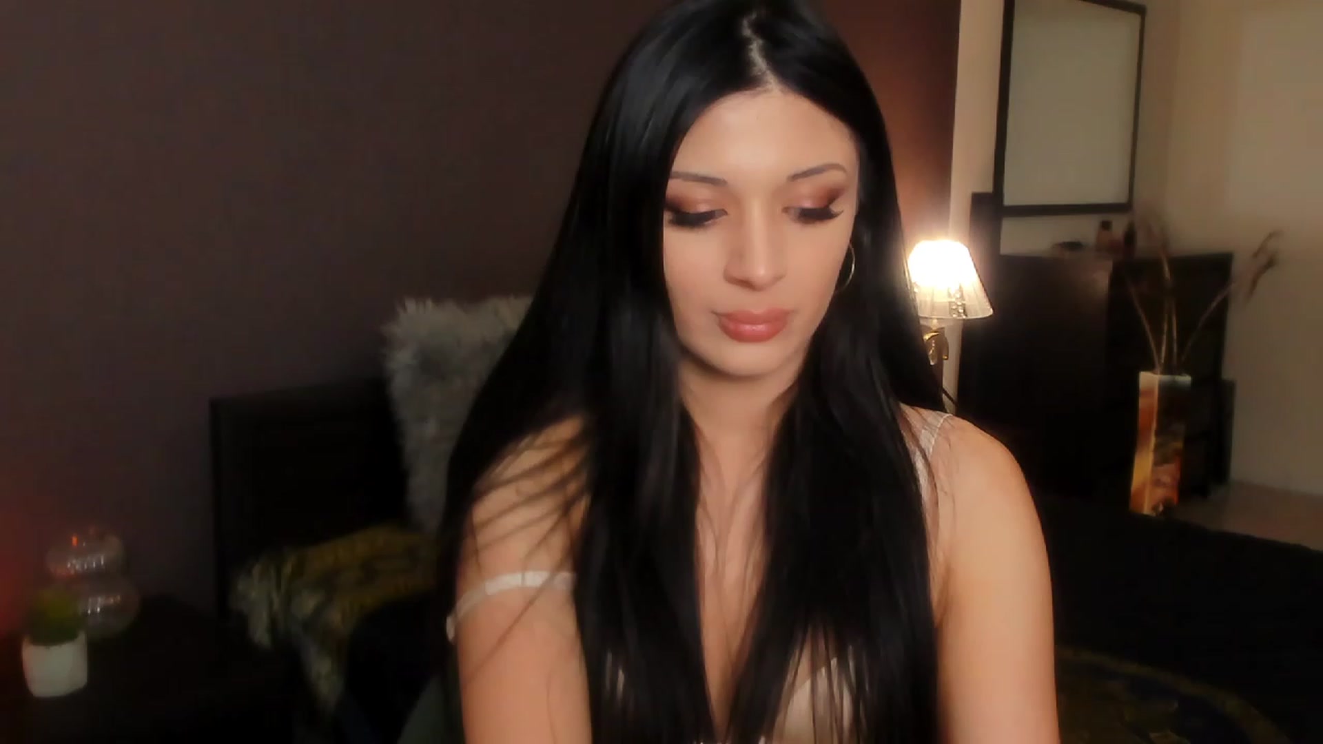 Gallery image thumbnail from Angel_on_Duty's myfreecams stream on, 12/10/2023, 03:13 image 16 of 20