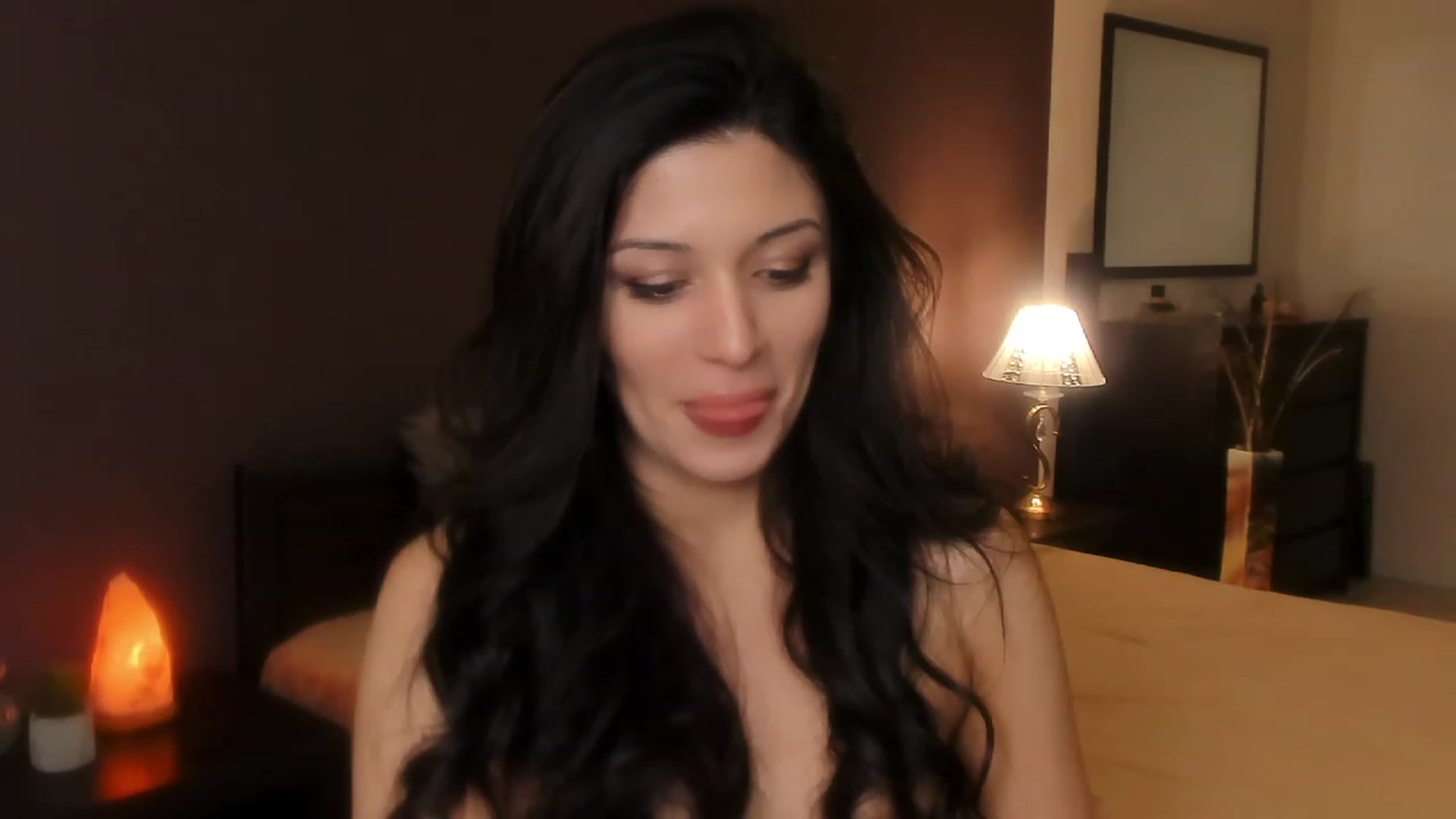 Gallery image thumbnail from Angel_on_Duty's myfreecams stream on, 12/12/2023, 24:35 image 7 of 20