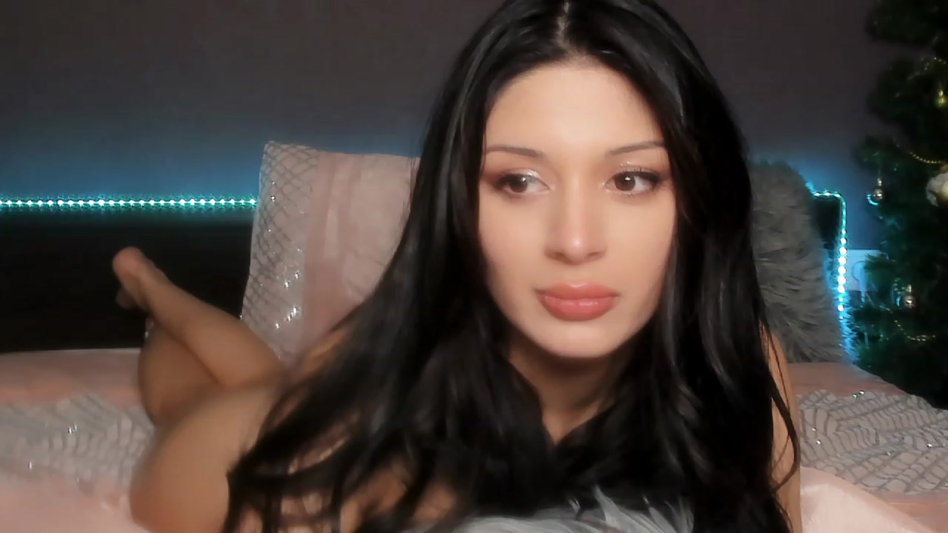 Gallery image thumbnail from Angel_on_Duty's myfreecams stream on, 12/24/2023, 01:39 image 9 of 20