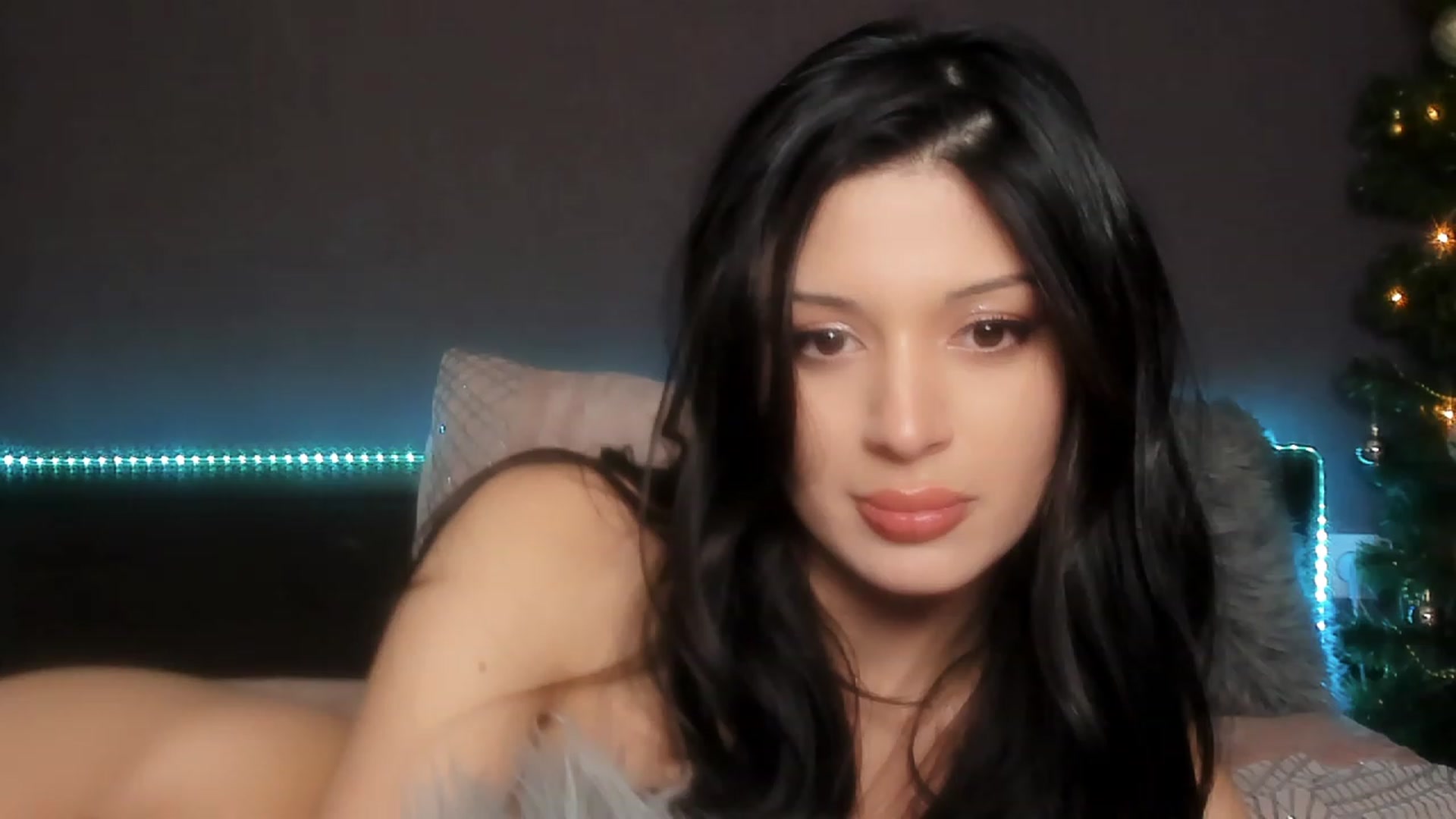Gallery image thumbnail from Angel_on_Duty's myfreecams stream on, 12/24/2023, 01:39 image 5 of 20