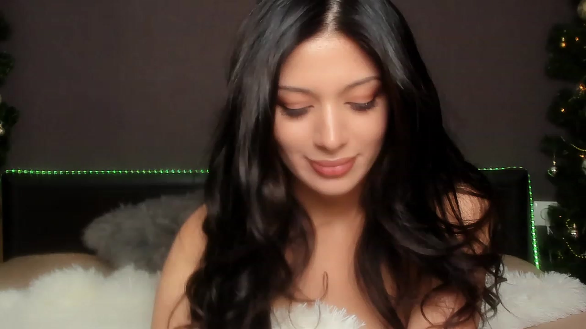 Gallery image thumbnail from Angel_on_Duty's myfreecams stream on, 12/28/2023, 24:18 image 18 of 20