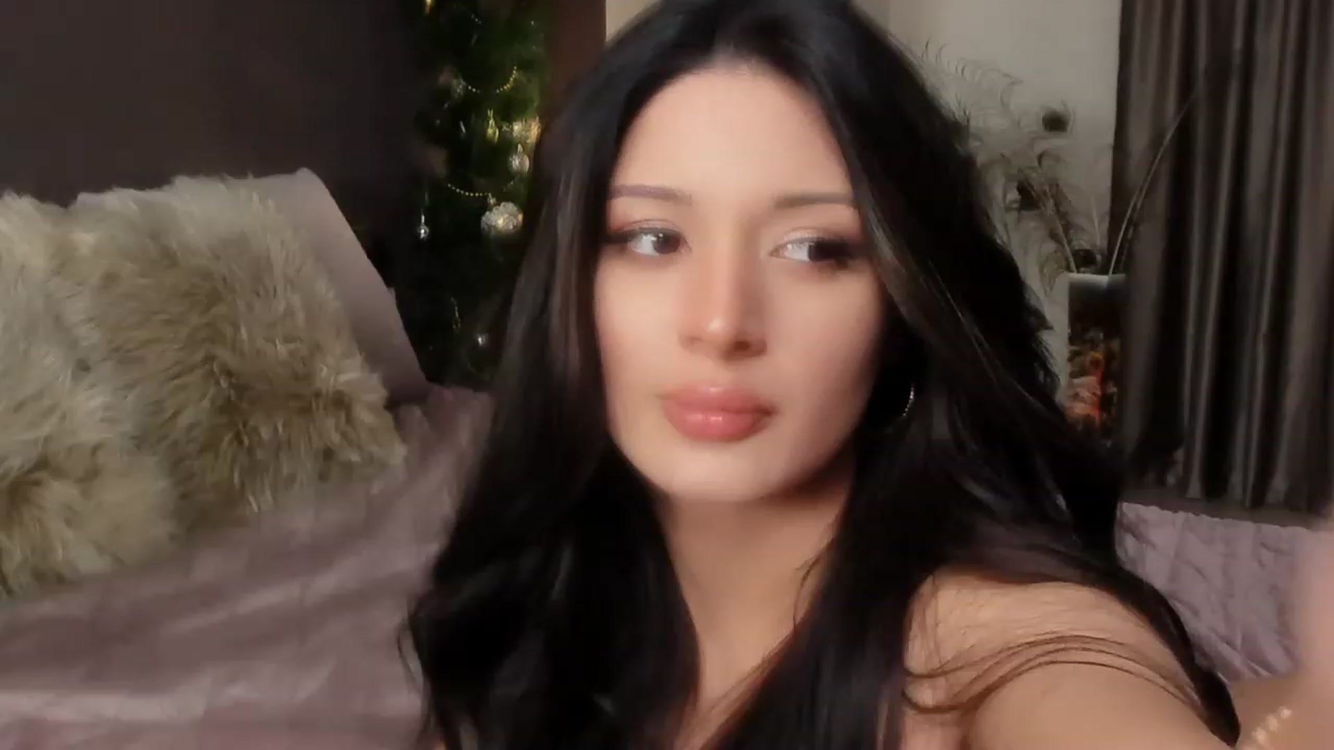 Gallery image thumbnail from Angel_on_Duty's myfreecams stream on, 01/08/2024, 02:23 image 3 of 20
