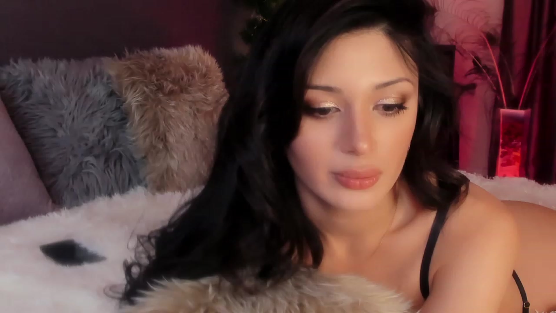 Gallery image thumbnail from Angel_on_Duty's myfreecams stream on, 01/09/2024, 24:37 image 17 of 20