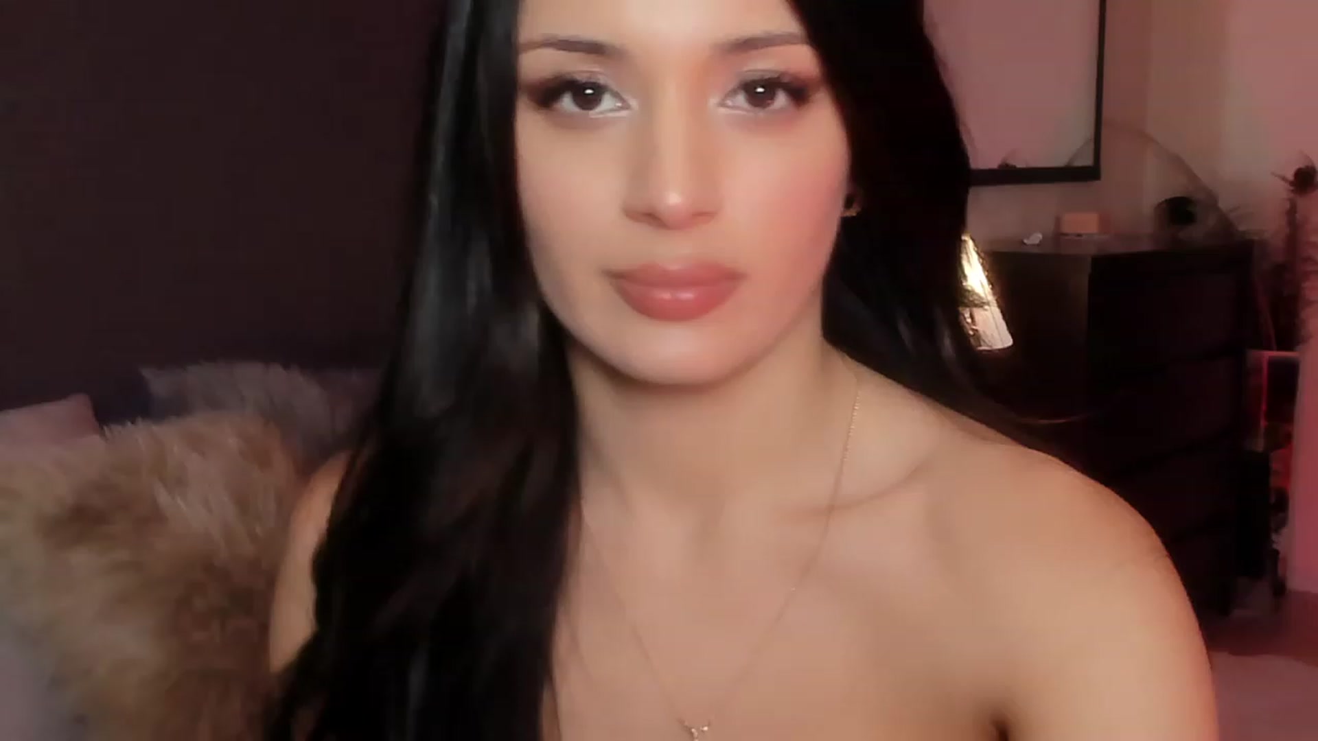 Gallery image thumbnail from Angel_on_Duty's myfreecams stream on, 01/22/2024, 02:47 image 10 of 20