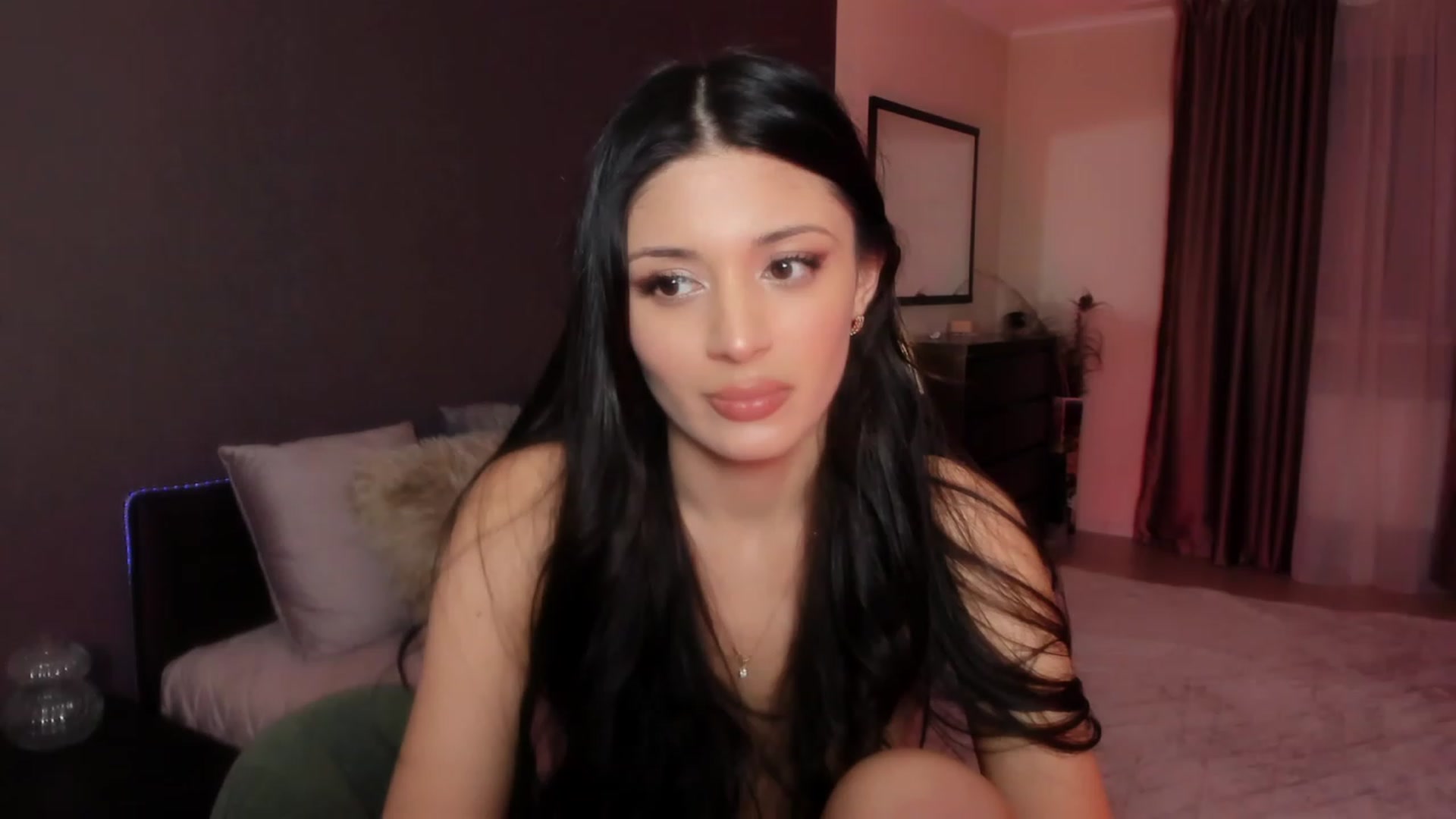 Gallery image thumbnail from Angel_on_Duty's myfreecams stream on, 01/22/2024, 02:47 image 9 of 20