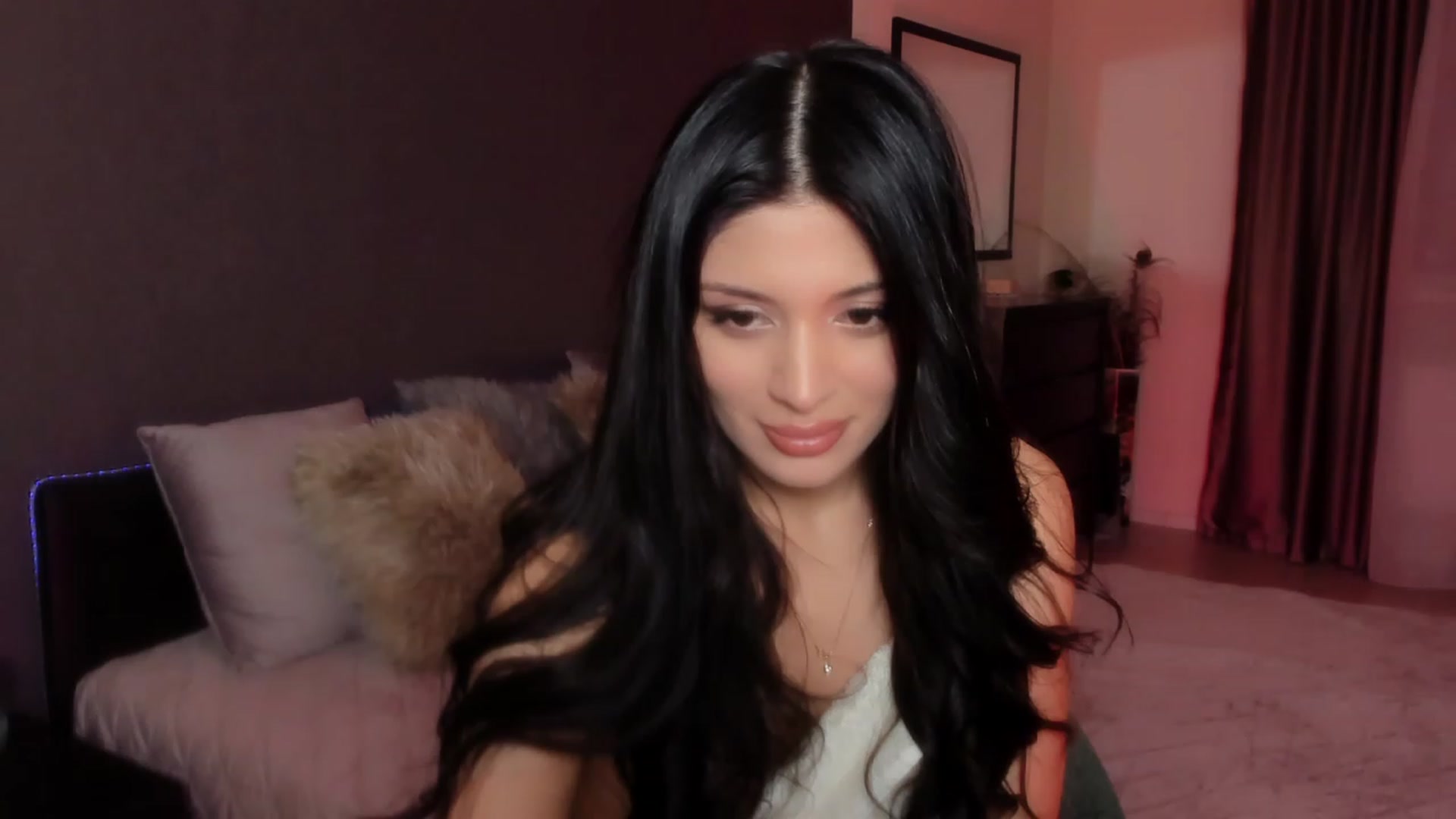 Gallery image thumbnail from Angel_on_Duty's myfreecams stream on, 01/22/2024, 02:47 image 1 of 20