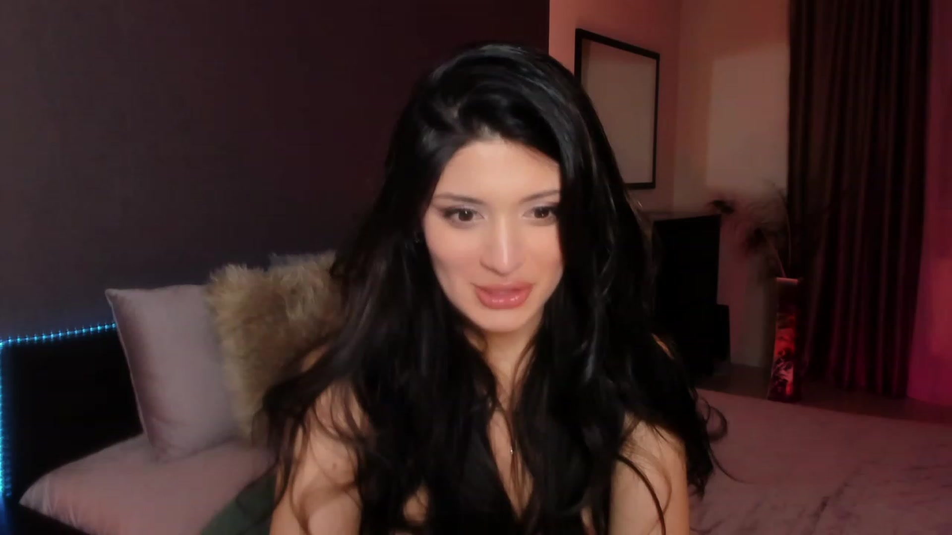 Gallery image thumbnail from Angel_on_Duty's myfreecams stream on, 01/23/2024, 01:10 image 9 of 20
