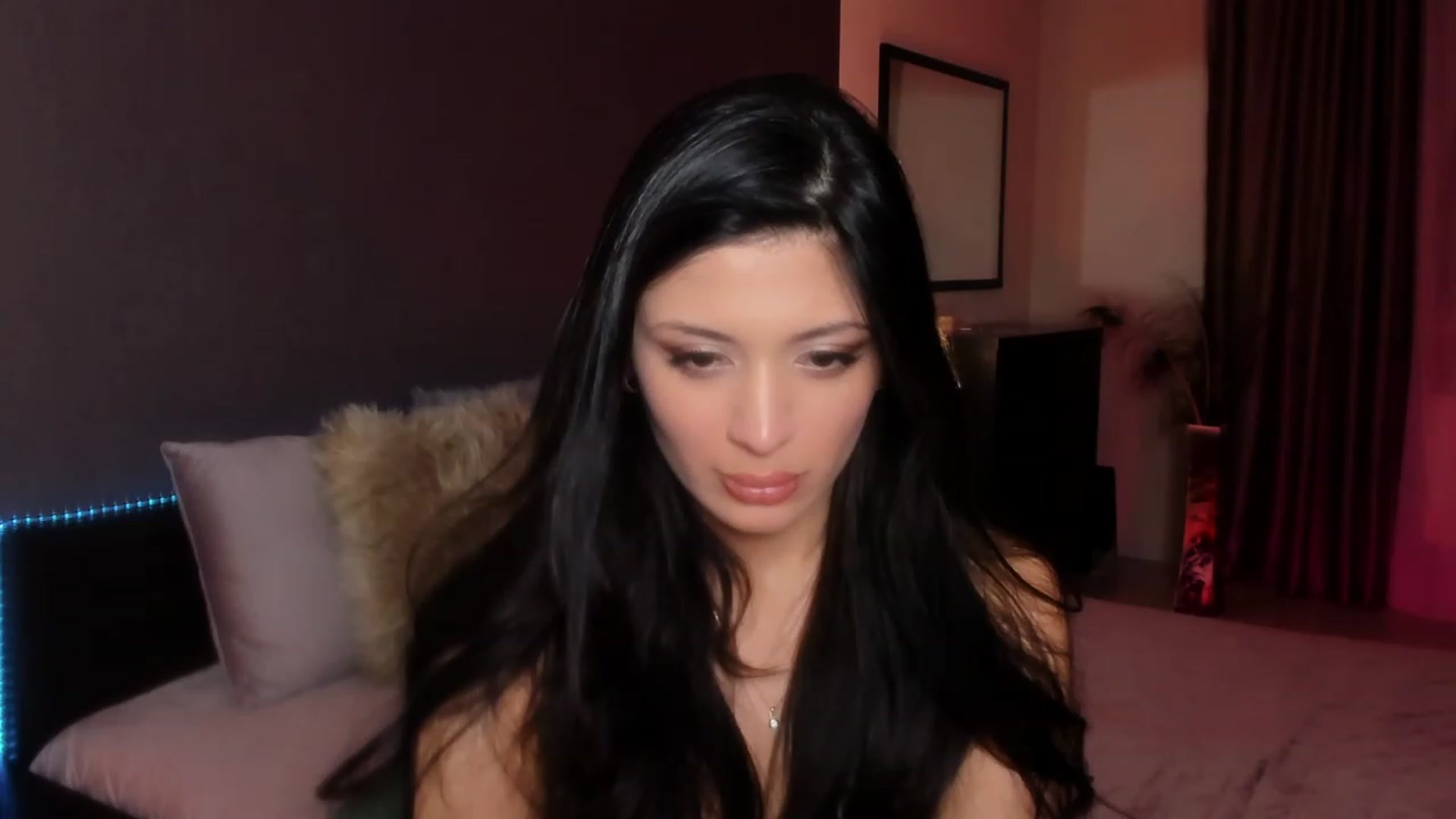 Gallery image thumbnail from Angel_on_Duty's myfreecams stream on, 01/23/2024, 01:10 image 15 of 20