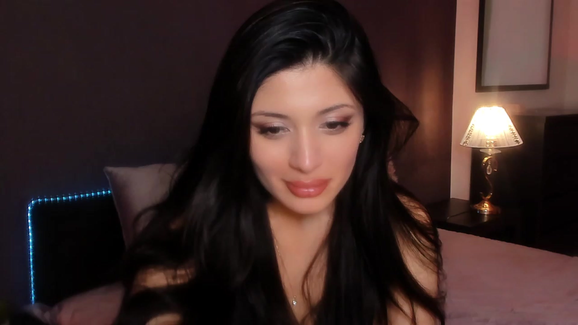 Gallery image thumbnail from Angel_on_Duty's myfreecams stream on, 01/23/2024, 04:25 image 4 of 20