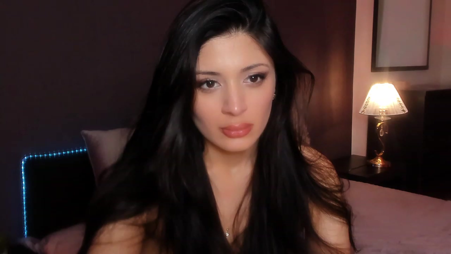 Gallery image thumbnail from Angel_on_Duty's myfreecams stream on, 01/23/2024, 04:25 image 12 of 20
