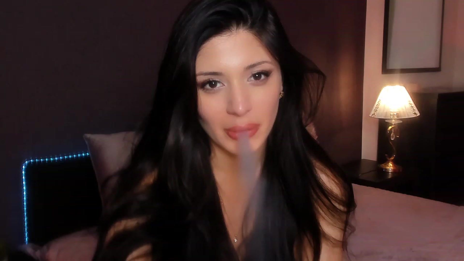 Gallery image thumbnail from Angel_on_Duty's myfreecams stream on, 01/23/2024, 04:25 image 6 of 20