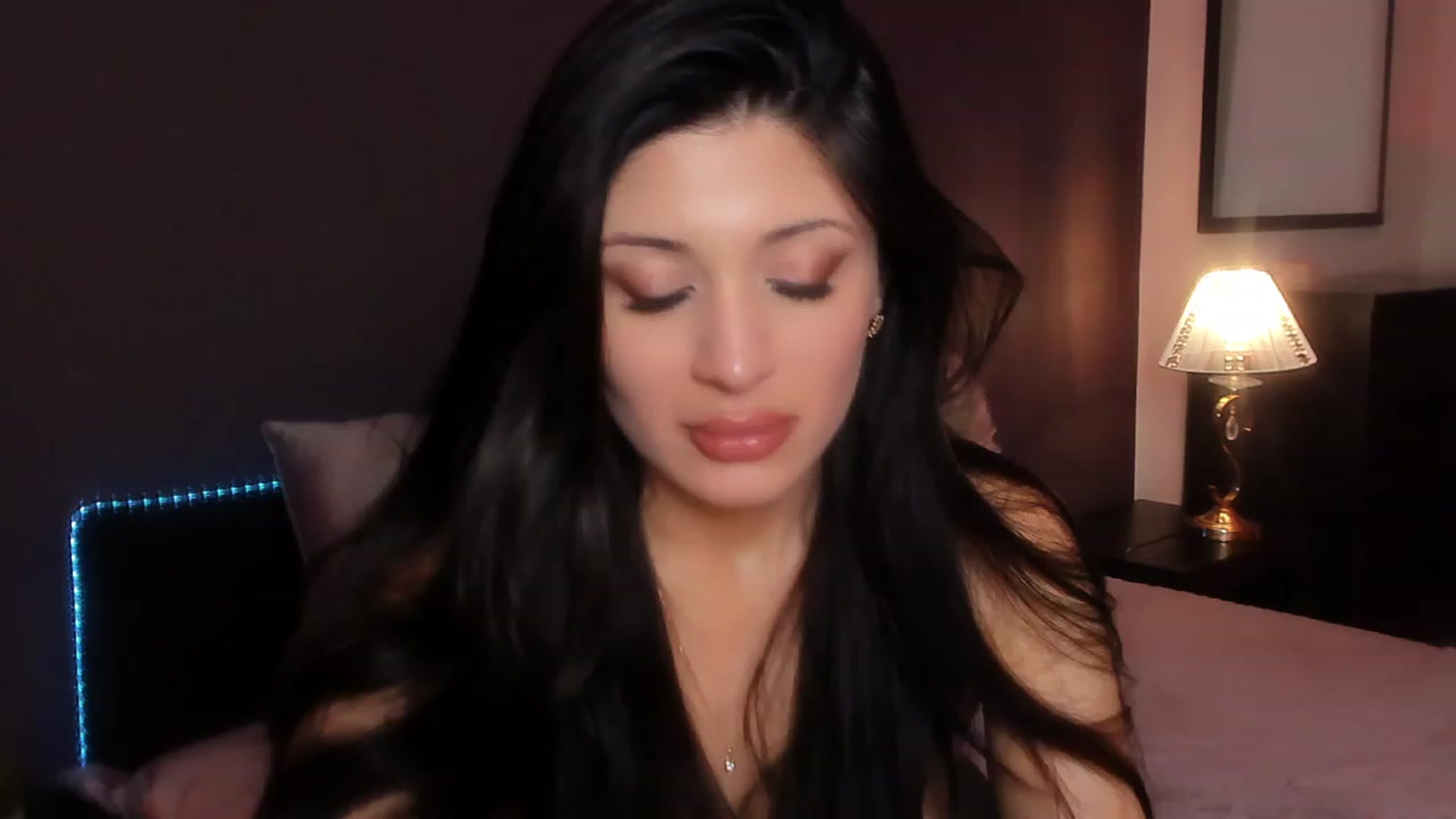Gallery image thumbnail from Angel_on_Duty's myfreecams stream on, 01/23/2024, 04:25 image 5 of 20