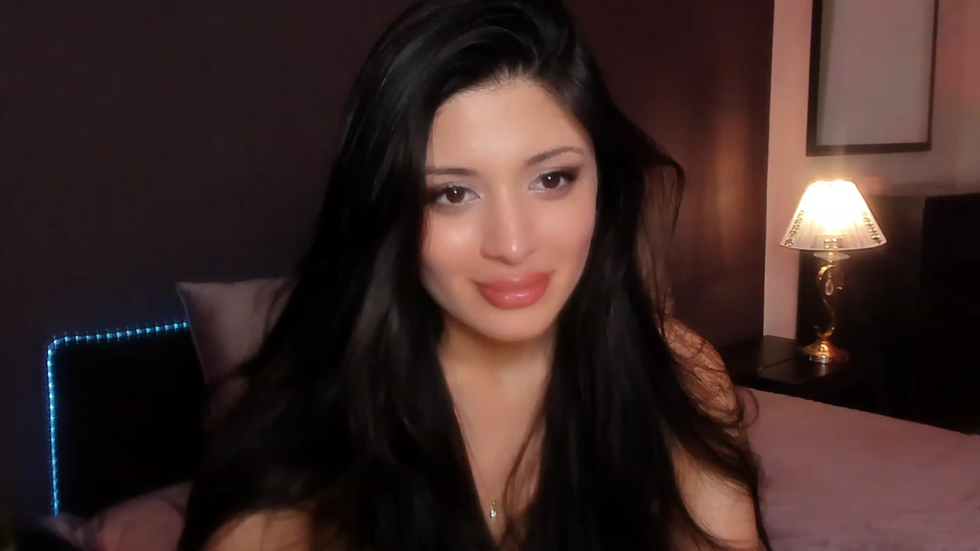 Gallery image thumbnail from Angel_on_Duty's myfreecams stream on, 01/23/2024, 04:25 image 13 of 20