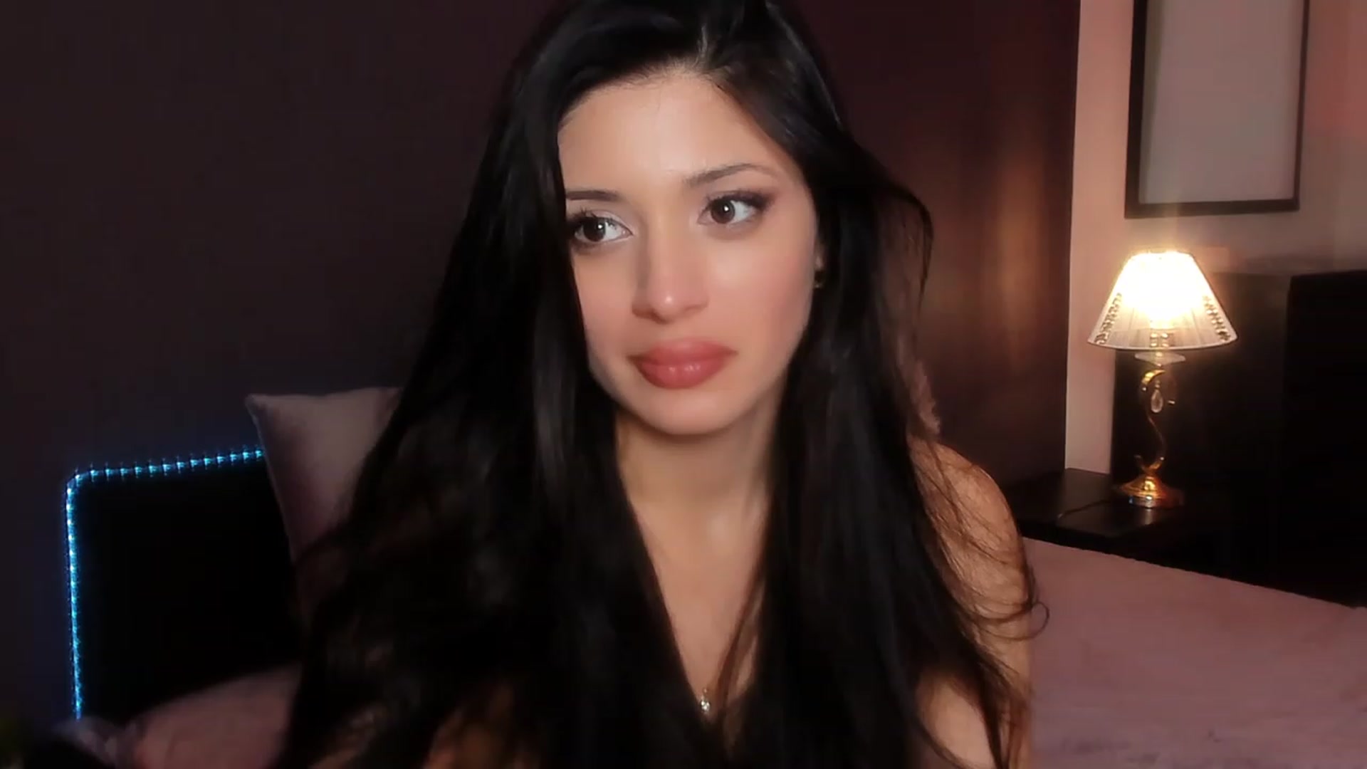 Gallery image thumbnail from Angel_on_Duty's myfreecams stream on, 01/23/2024, 04:25 image 20 of 20