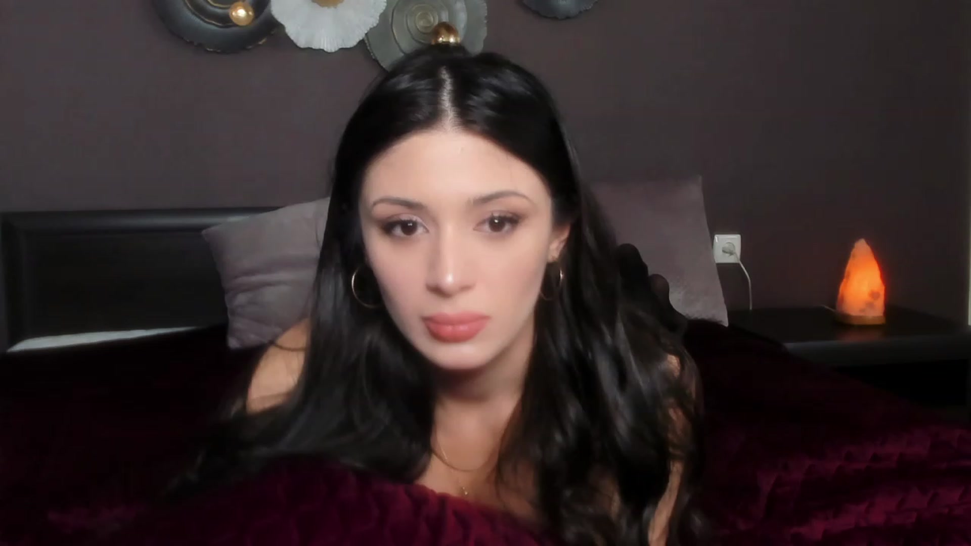 Gallery image thumbnail from Angel_on_Duty's myfreecams stream on, 02/13/2024, 24:32 image 16 of 20