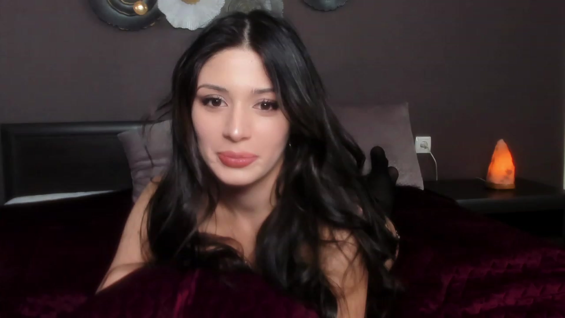 Gallery image thumbnail from Angel_on_Duty's myfreecams stream on, 02/13/2024, 24:32 image 13 of 20
