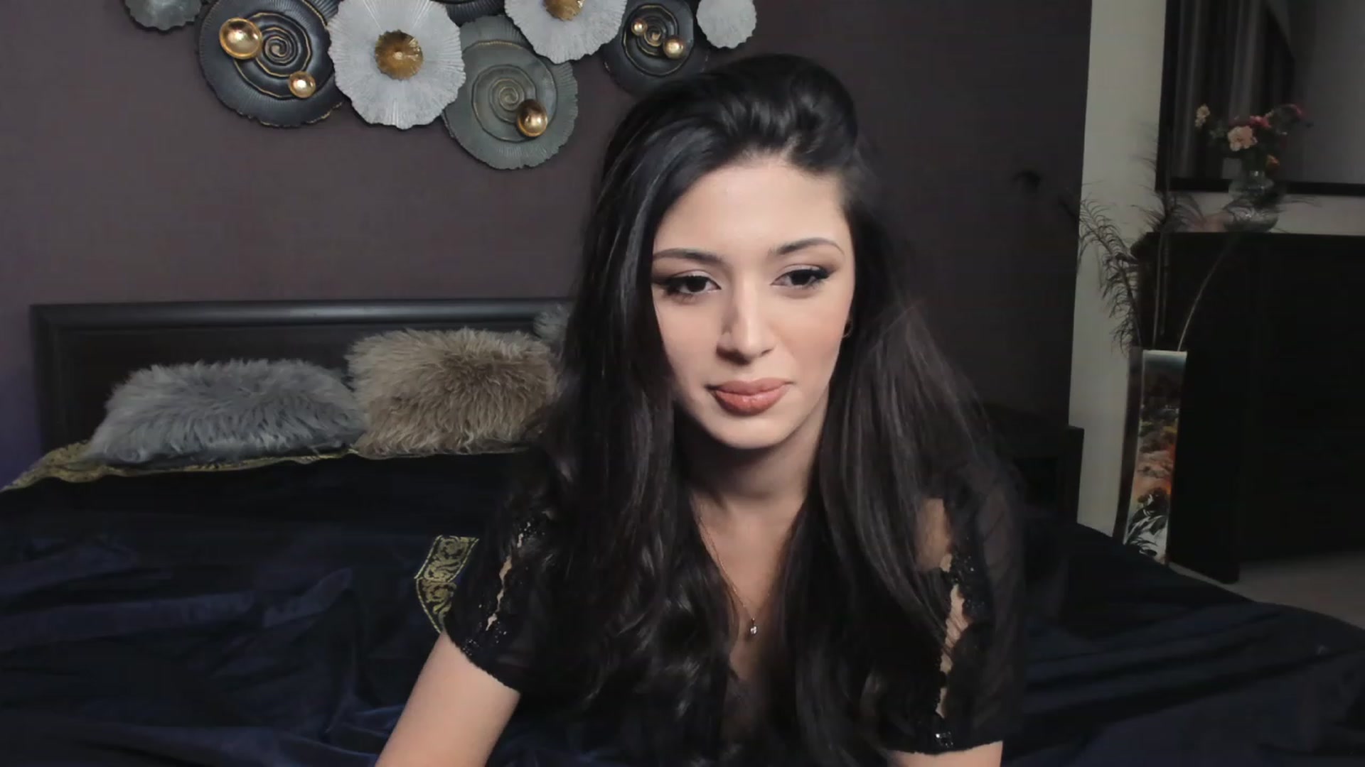 Gallery image thumbnail from Angel_on_Duty's myfreecams stream on, 02/18/2024, 24:12 image 8 of 20