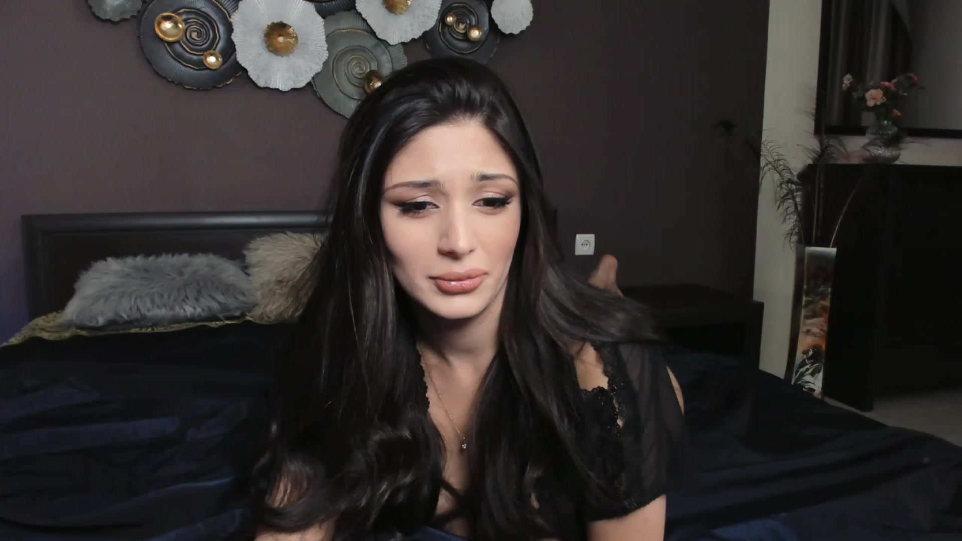 Gallery image thumbnail from Angel_on_Duty's myfreecams stream on, 02/18/2024, 24:12 image 13 of 20