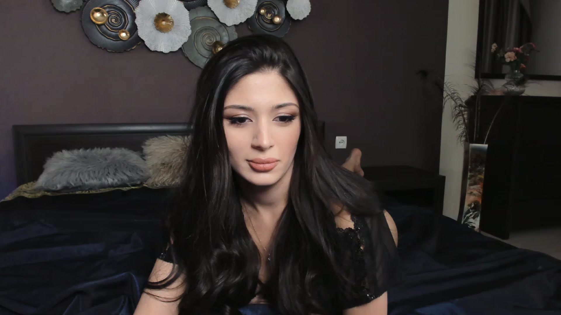 Gallery image thumbnail from Angel_on_Duty's myfreecams stream on, 02/18/2024, 24:12 image 14 of 20