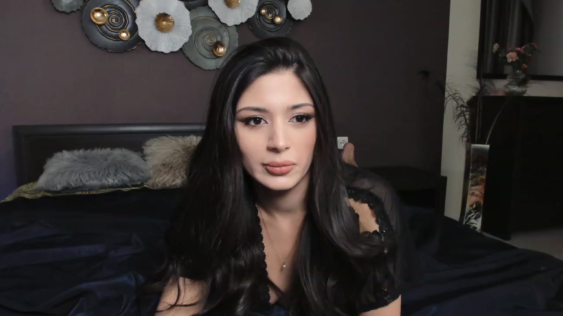 Gallery image thumbnail from Angel_on_Duty's myfreecams stream on, 02/18/2024, 24:12 image 17 of 20