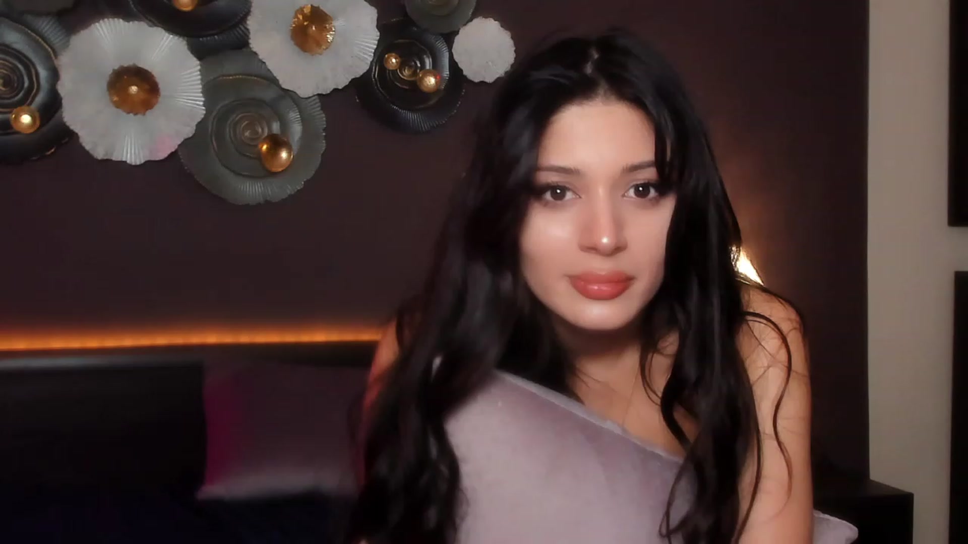 Gallery image thumbnail from Angel_on_Duty's myfreecams stream on, 02/27/2024, 23:31 image 9 of 20