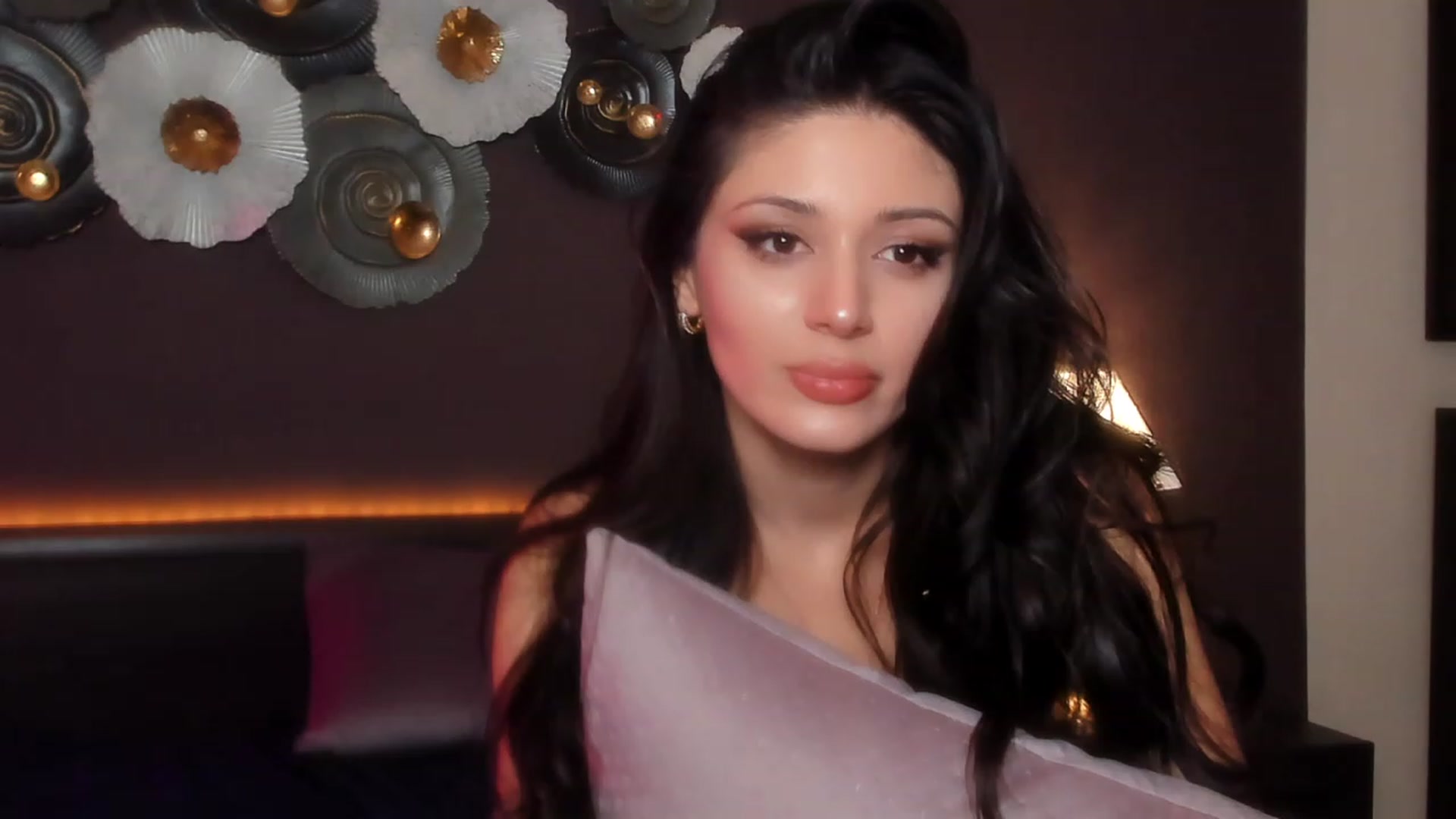 Gallery image thumbnail from Angel_on_Duty's myfreecams stream on, 02/27/2024, 23:31 image 19 of 20