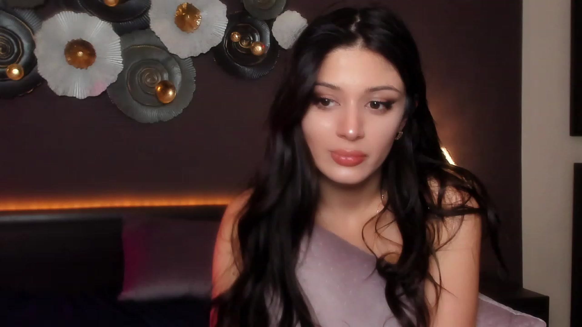 Gallery image thumbnail from Angel_on_Duty's myfreecams stream on, 02/27/2024, 23:31 image 18 of 20