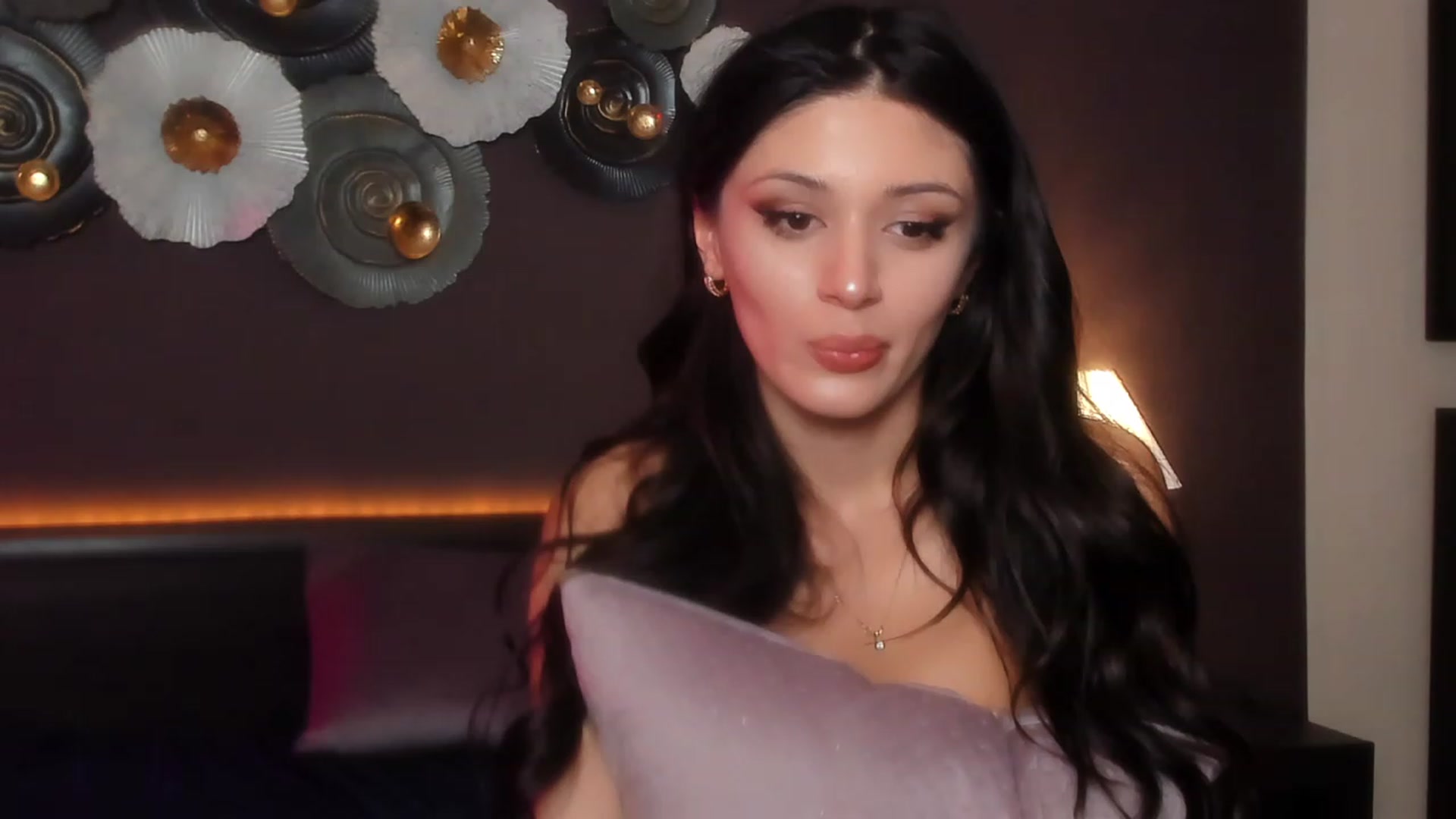 Gallery image thumbnail from Angel_on_Duty's myfreecams stream on, 02/27/2024, 23:31 image 13 of 20