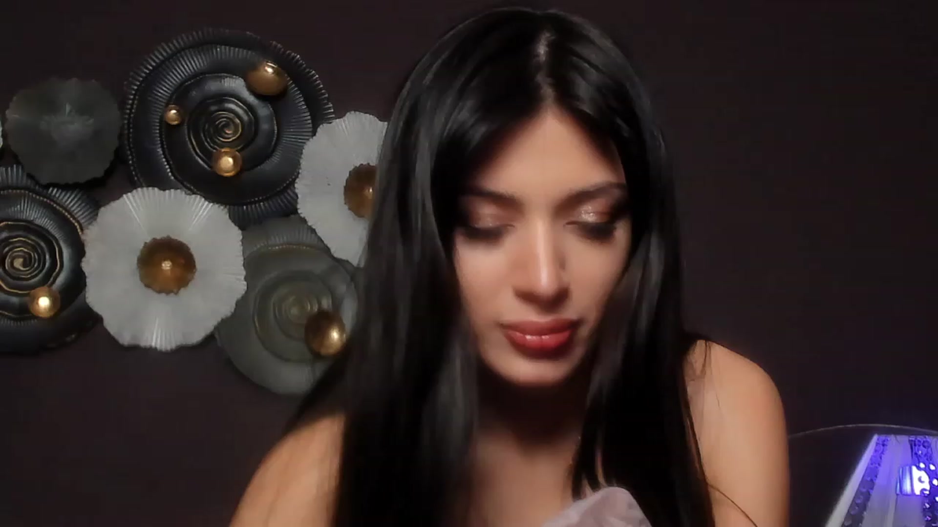 Gallery image thumbnail from Angel_on_Duty's myfreecams stream on, 03/11/2024, 24:00 image 6 of 20