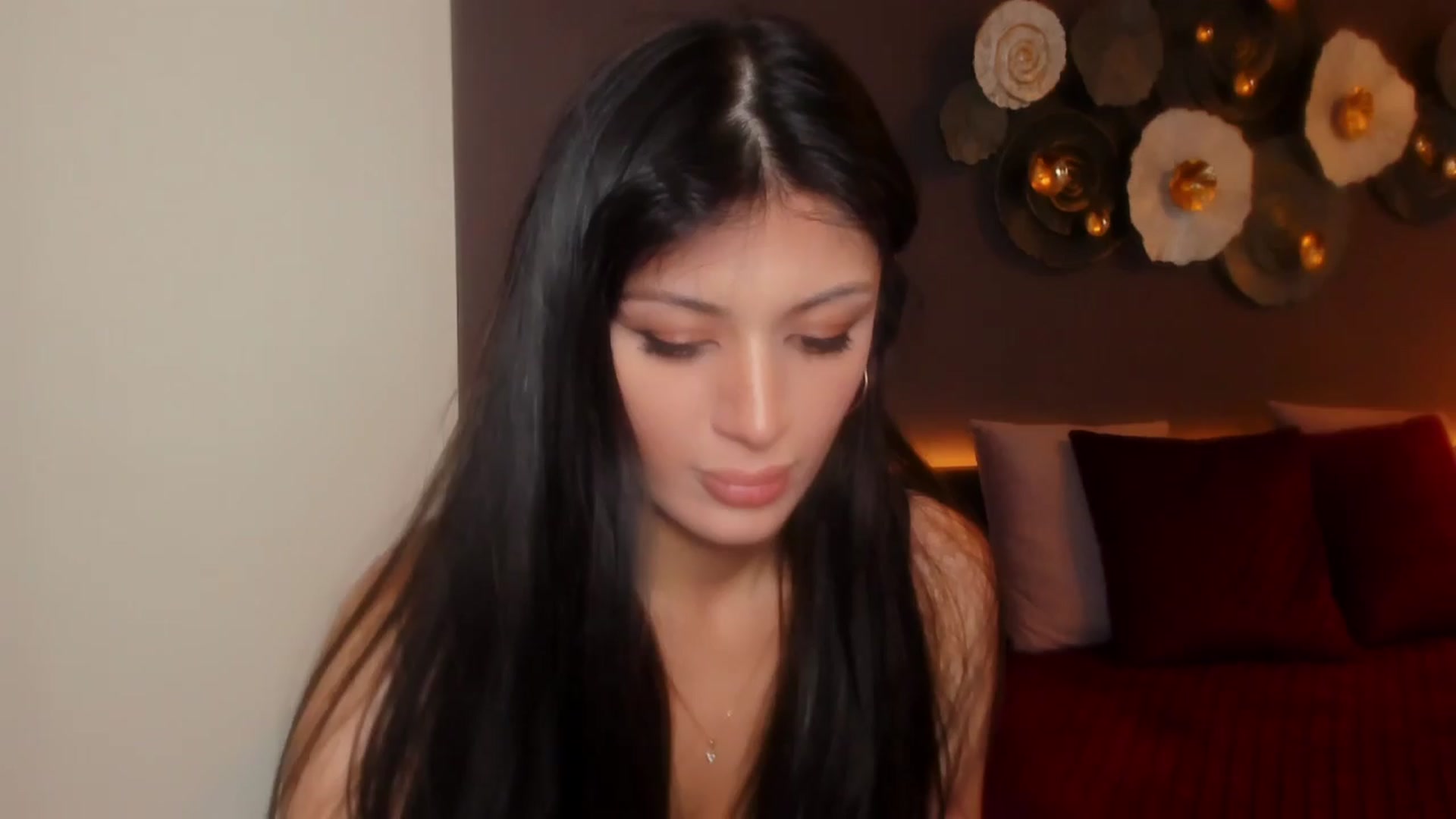 Gallery image thumbnail from Angel_on_Duty's myfreecams stream on, 03/21/2024, 22:41 image 18 of 20