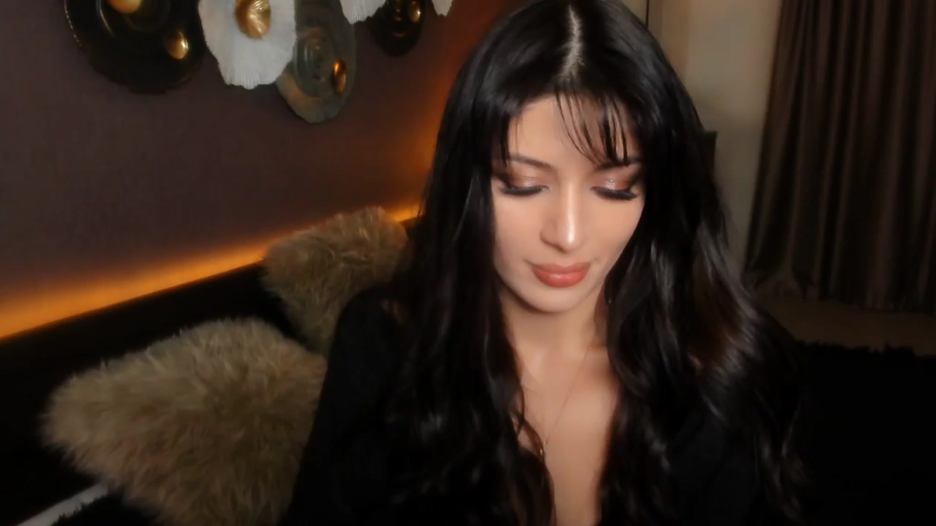 Gallery image thumbnail from Angel_on_Duty's myfreecams stream on, 03/26/2024, 23:08 image 4 of 20