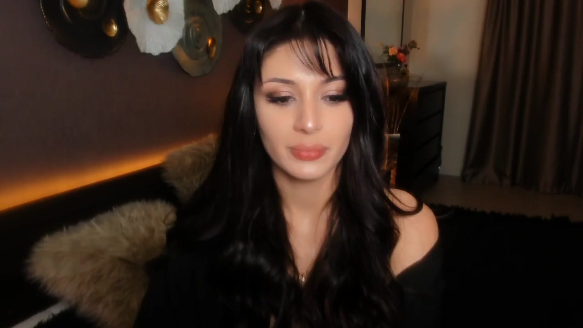 Gallery image thumbnail from Angel_on_Duty's myfreecams stream on, 03/26/2024, 23:08 image 11 of 20
