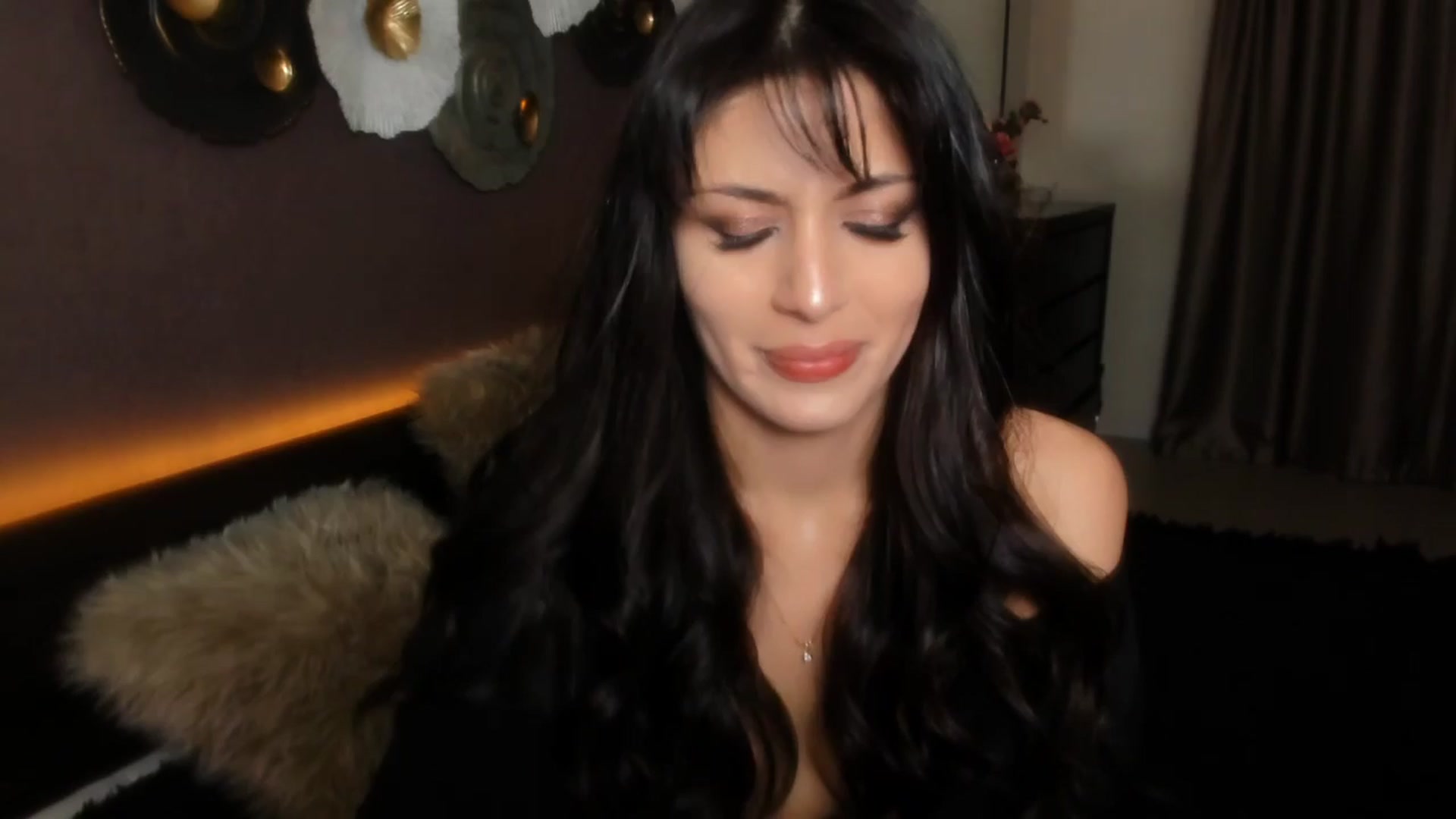 Gallery image thumbnail from Angel_on_Duty's myfreecams stream on, 03/26/2024, 23:08 image 1 of 20