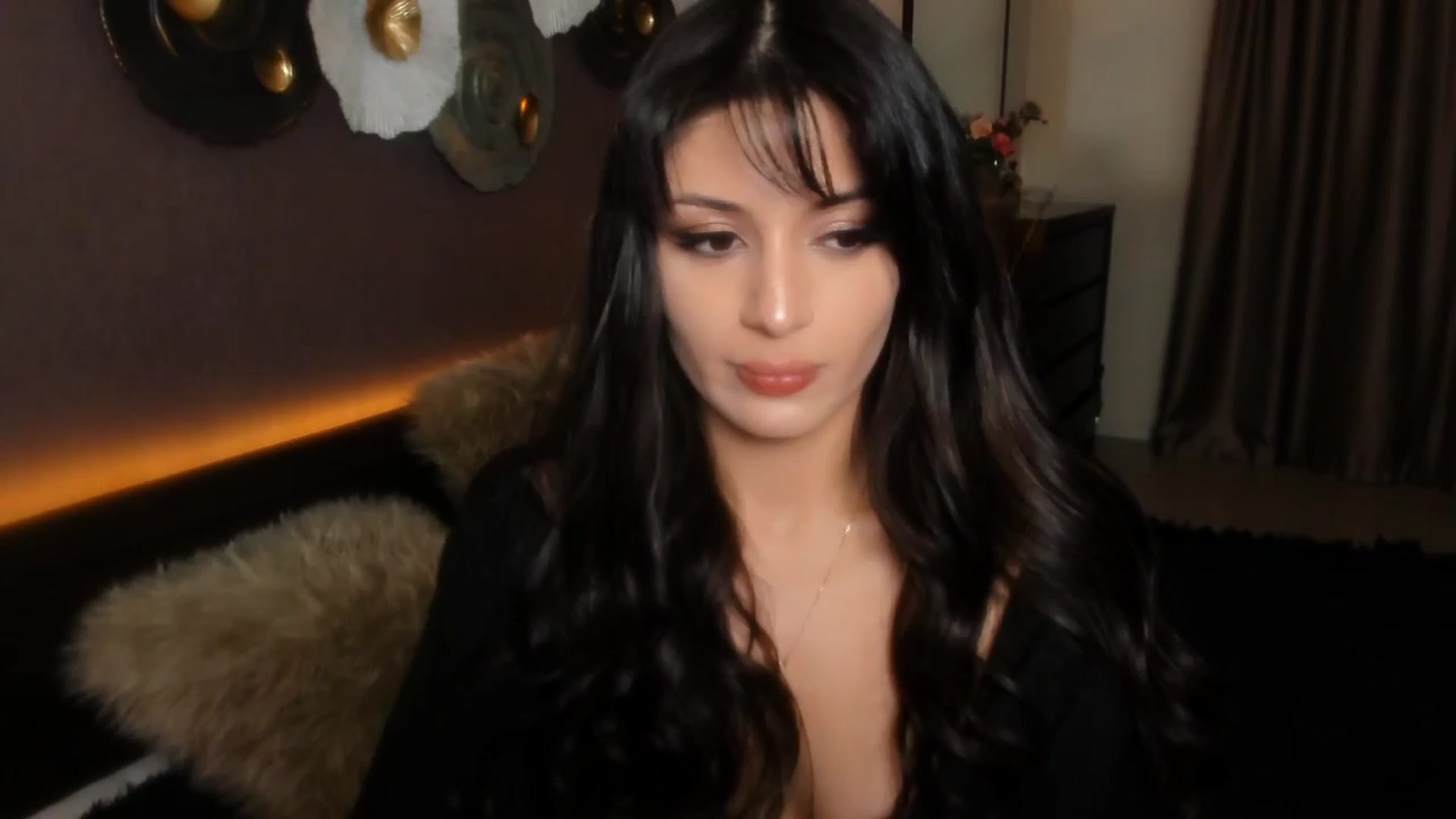 Gallery image thumbnail from Angel_on_Duty's myfreecams stream on, 03/26/2024, 23:08 image 5 of 20